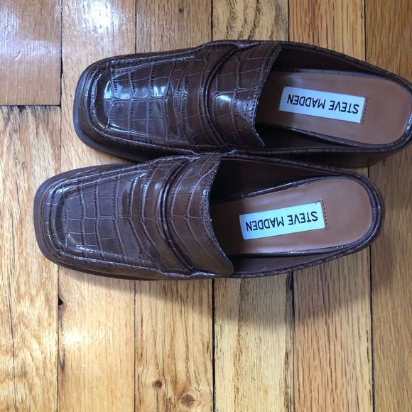 Clogs - Picture 6 of 8